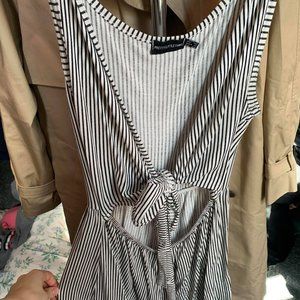 MONOCHROME STRIPE SLEEVELESS FRONT TIE ROMPER